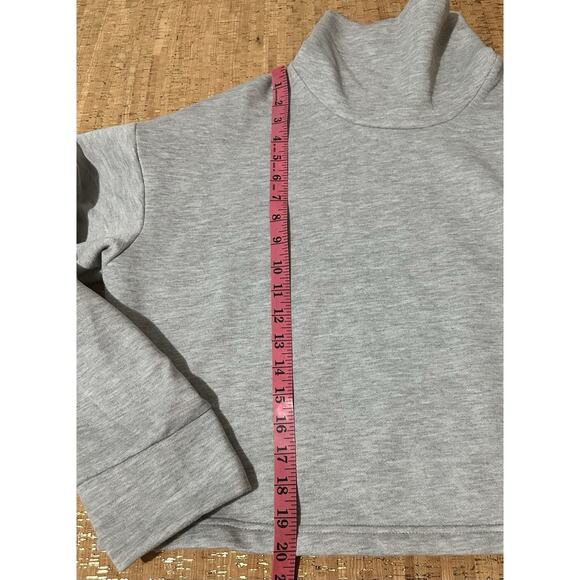 New Balance Women’s X-Large Cowl Neck Lightweight Pullover Gray - Picture 4 of 8